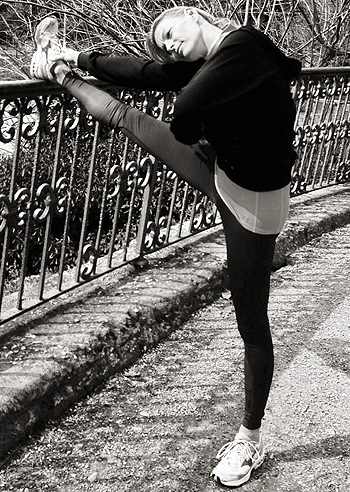 Lo stretching di Federica Fontana