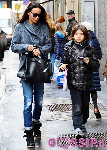 Nina Moric, super mamma con Carlos