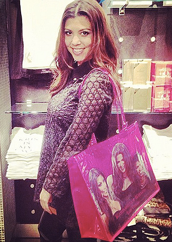 Kourtney Kardashian porta le sorelle con sé