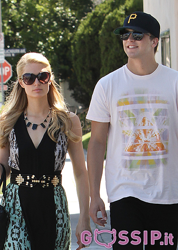 Paris Hilton primaverile con River