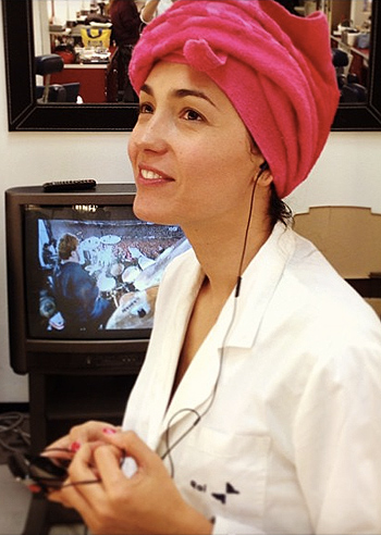 Caterina Balivo, col turbante e struccata