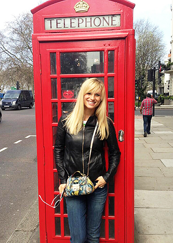 Michelle Hunziker sorridente a Londra