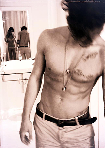 Belen, sexy autoscatto con De Martino Belen, sexy autoscatto con De Martino