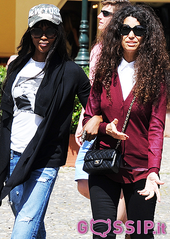 Naomi Campbell a Portofino con l’amica Afef: foto