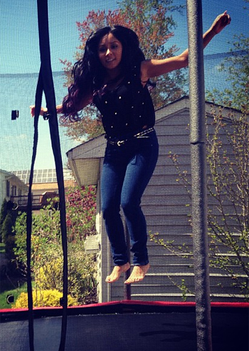 Snooki salta come una bimba di 7 anni