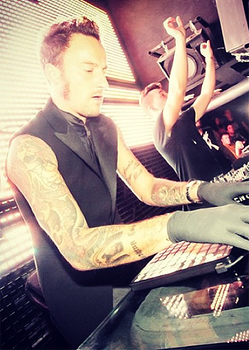 Facchinetti, torna a fare il dj e sbanca...