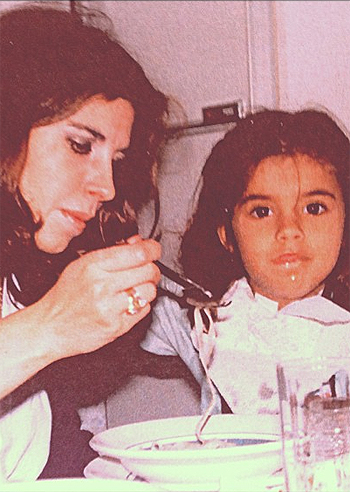 Gli auguri di Elisabetta alla sua mamma