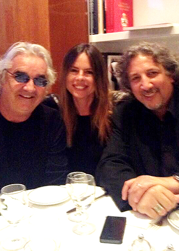 Flavio Briatore, a cena con Lucio e Paola
