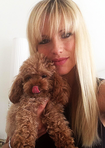 Michelle Hunziker, un bacio agli 'inseguitori'