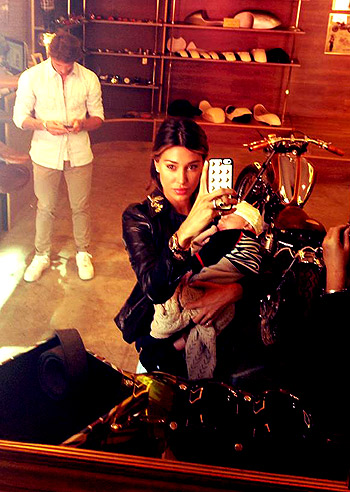 Belen, scatto con Santiago