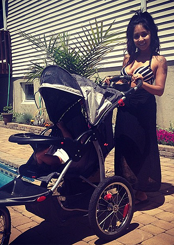 Snooki, mamma in piscina