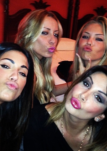 Fede Nargi a Quartu con le amiche