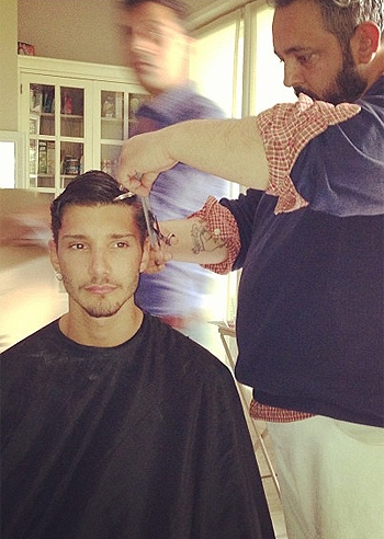 Stefano De Martino, non c'è pace per il look