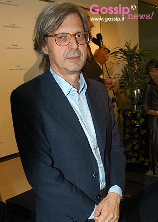 Vittorio Sgarbi senza peli sulla Minetti innamorata di Silvio