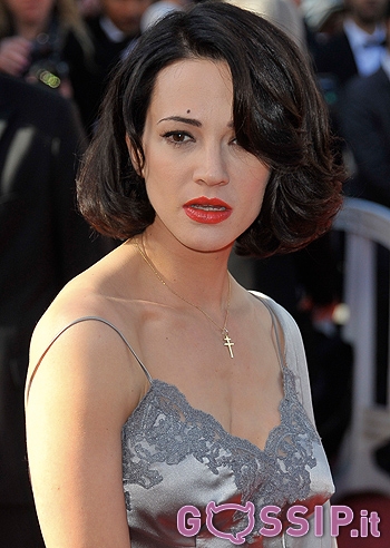 Asia, il dito medio e Johnny Depp