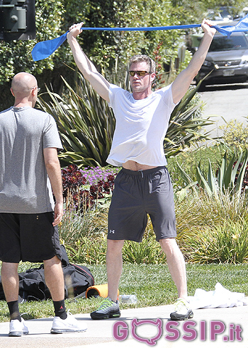 Eric Dane, stretching con le figlie: foto