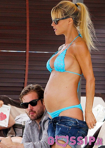 Michelle Hunziker, vacanze al Forte con Tomaso