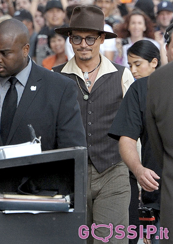Johnny Depp lascia i fan ad aspettarlo invano