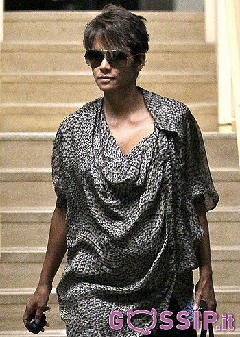 Halle Berry glamour col pancione