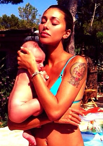 Belen Rodriguez, vi presento Santiago