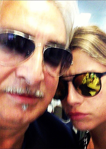 Emma perde l'aereo con papà