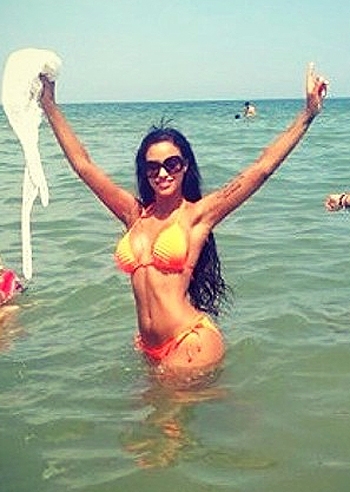 Fanny Neguesha e SuperMario, vacanze separate