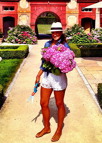 Magda Gomes, giardiniera in  villa