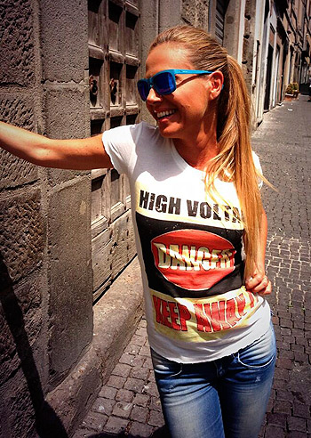 Federica Panicucci in giro per Viterbo