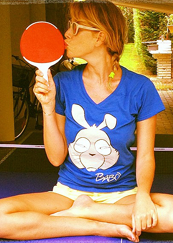 Alessia Marcuzzi regina del ping pong Alessia Marcuzzi regina del ping pong