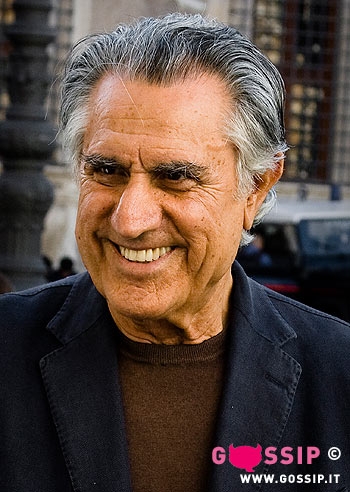 Lando Buzzanca ha tentato il suicidio Lando Buzzanca ha tentato il suicidio