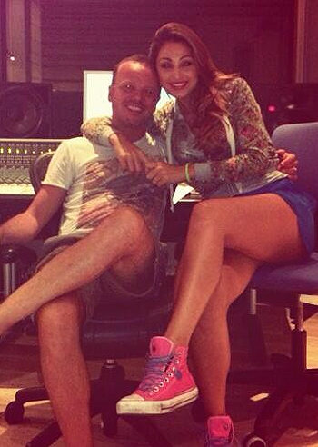 Anna Tatangelo felice insieme a Gigi