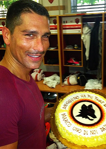 Marco Borriello, una torta dai compagni