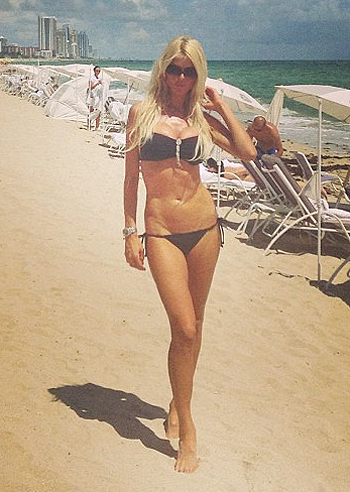 Victoria Sivlstedt, bikini black a Miami