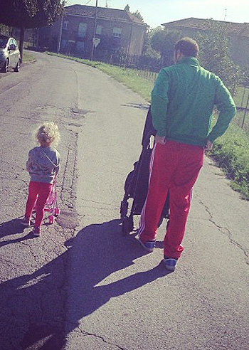 Francesco e Mia, un passeggino per uno