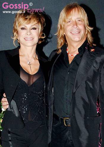 Carmen Russo, con Enzo Paolo sesso a gogò