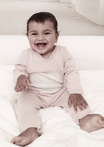 Magda Gomes, Yasmin si diverte