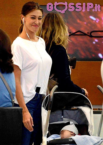 Belen, con Santiago passeggiata da moglie