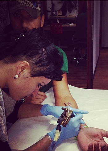 Costa Vitagliano, due tattoo in un colpo solo