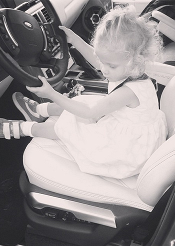 Mia Facchinetti al volante