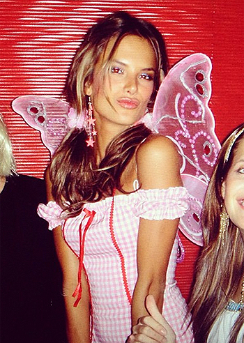 Alessandra Ambrosio è una farfalla