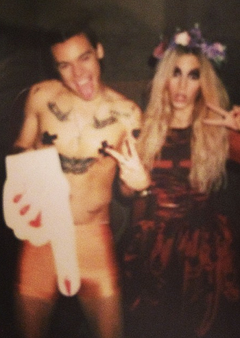Harry Styles si traveste da Miley