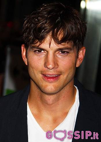 Ashton Kutcher, proposta di nozze per Mila