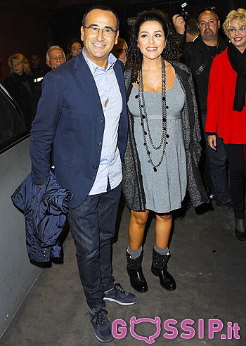 Carlo Conti e Francesca incinta a teatro Carlo Conti e Francesca incinta a teatro