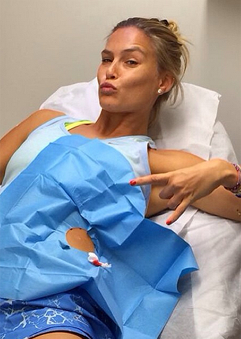 Bar Refaeli, piccolo intervento