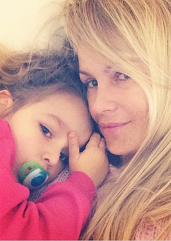 Eva Henger, coccole con Jennifer