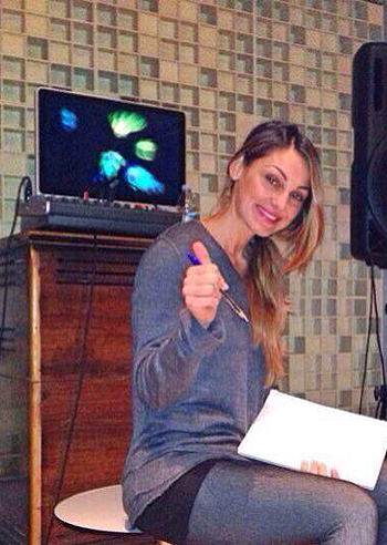 Anna Tatangelo in studio