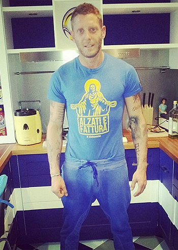 Lapo Elkann, alzati e fattura