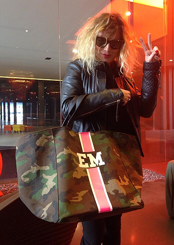 Emma Marrone, una borsa personalizzata Emma Marrone, una borsa personalizzata