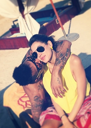 Melissa Satta con Boateng al caldo