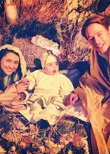 Presepe vivente per Viola e Filippo di 'Un posto al sole'